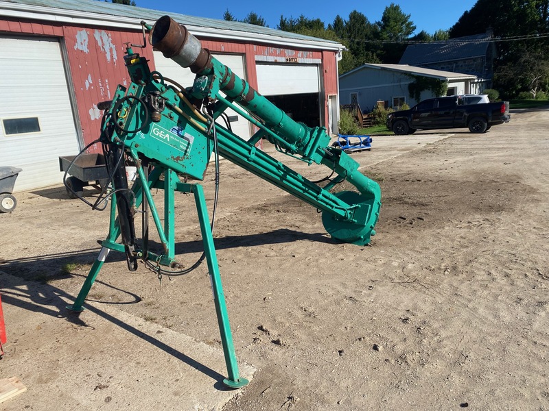 Manure Equipment  6" x 8' Houle Manure Pump - 3PT Photo